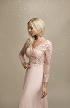 Load image into Gallery viewer, SENAT LACE DRESS LIGHT PINK 67005-3
