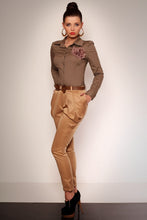 Load image into Gallery viewer, 2623-1 Elegant trousers from wrinkling and pockets + belt - creme
