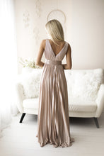 Load image into Gallery viewer, SENAT PLEATED  DRESS DELICATE PINK 66002-5
