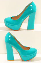 Load image into Gallery viewer, 3203-3 Lacquered on a wide-heeled pumps - turquoise
